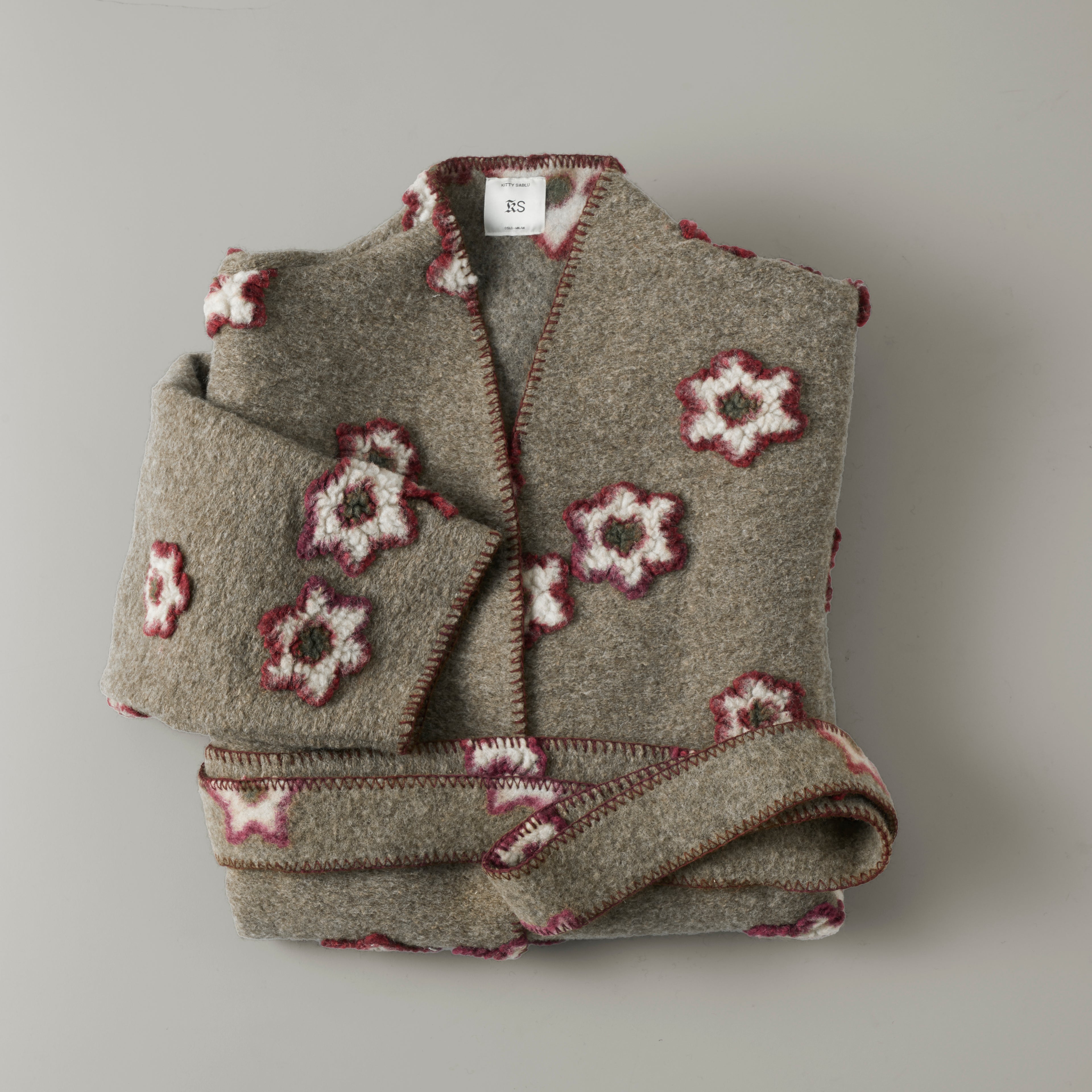Alma flowers, wool cardigan