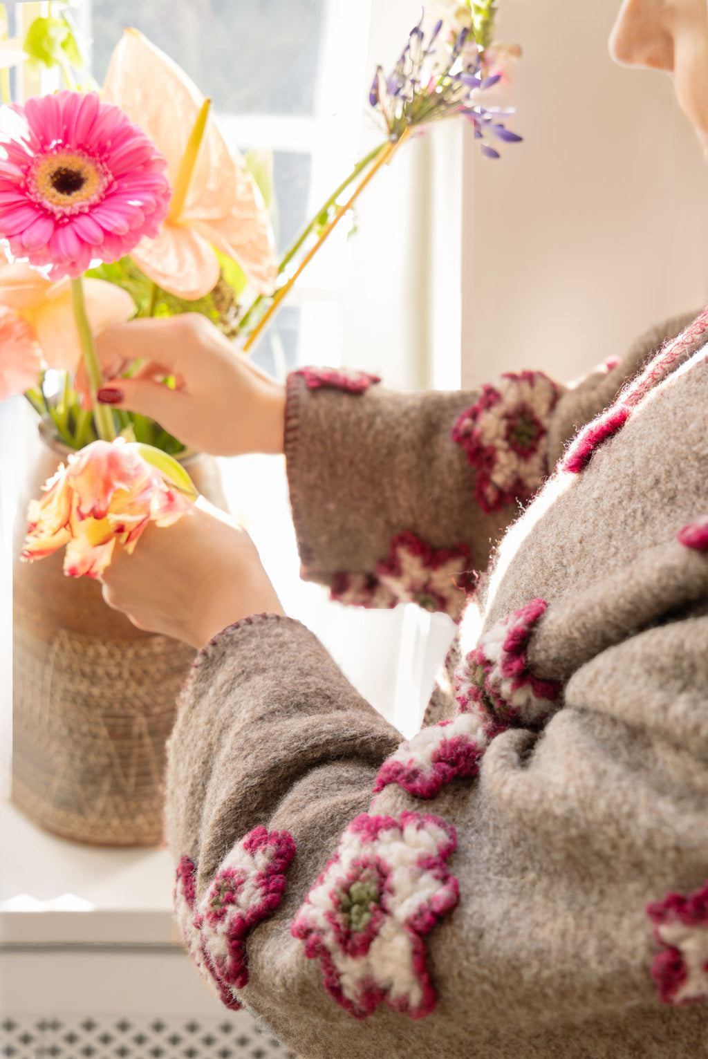 Alma flowers, wool cardigan