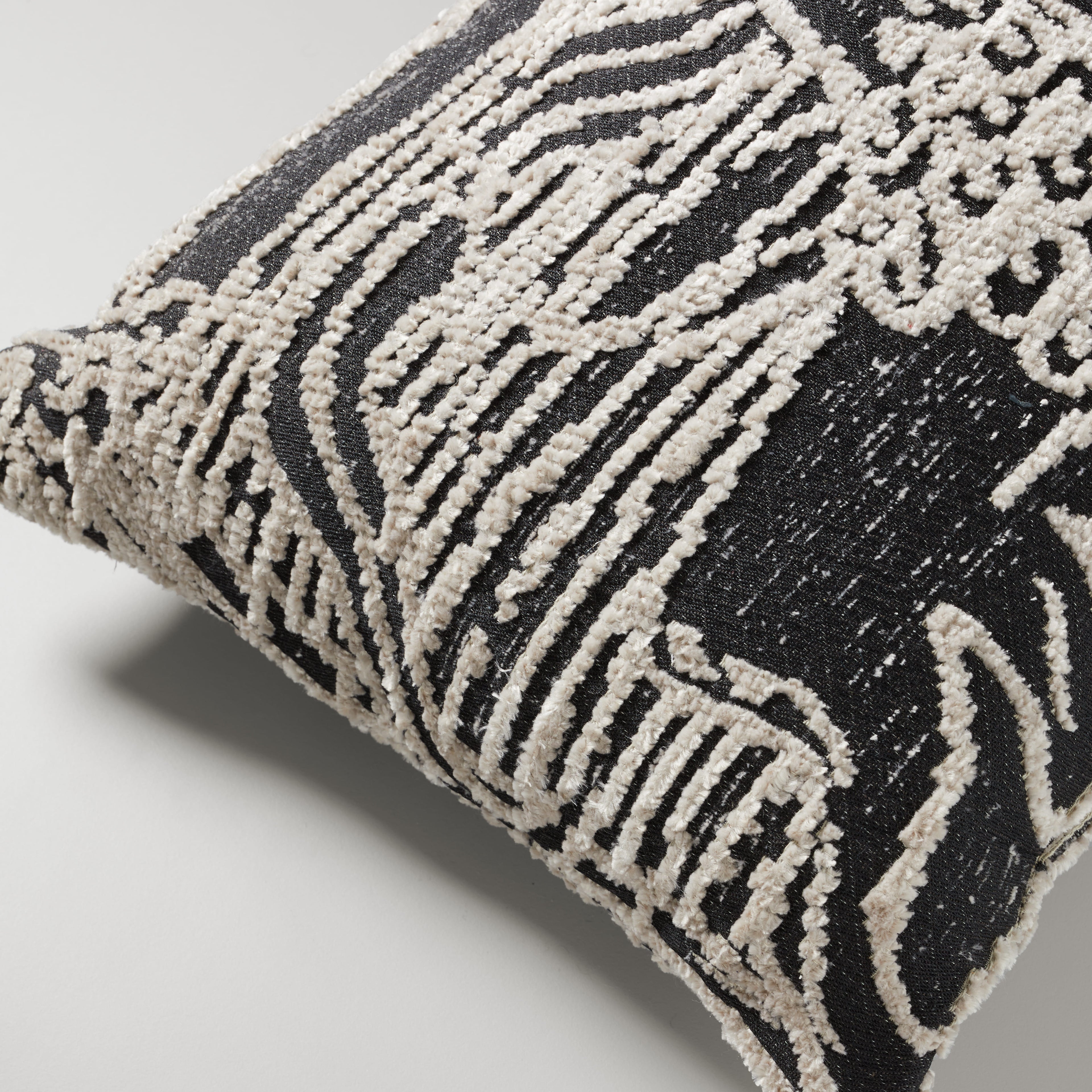 GM lion cushion-front/back, 40X60, beige/brown