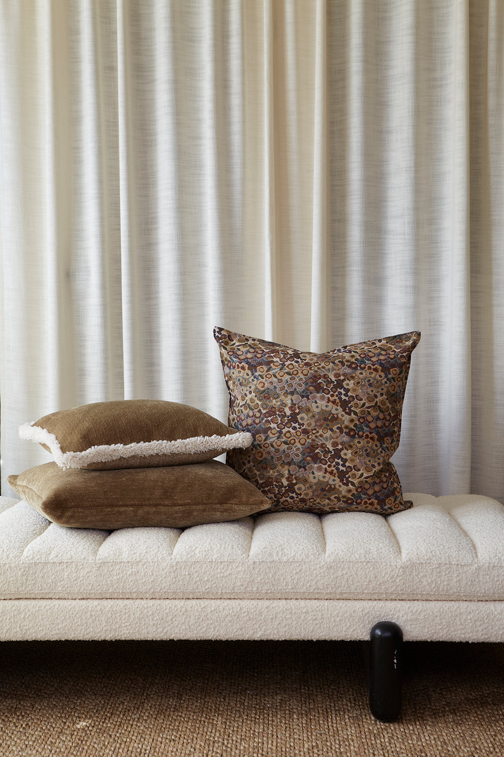 Ari chenille cushion, 60X60, touch of gold