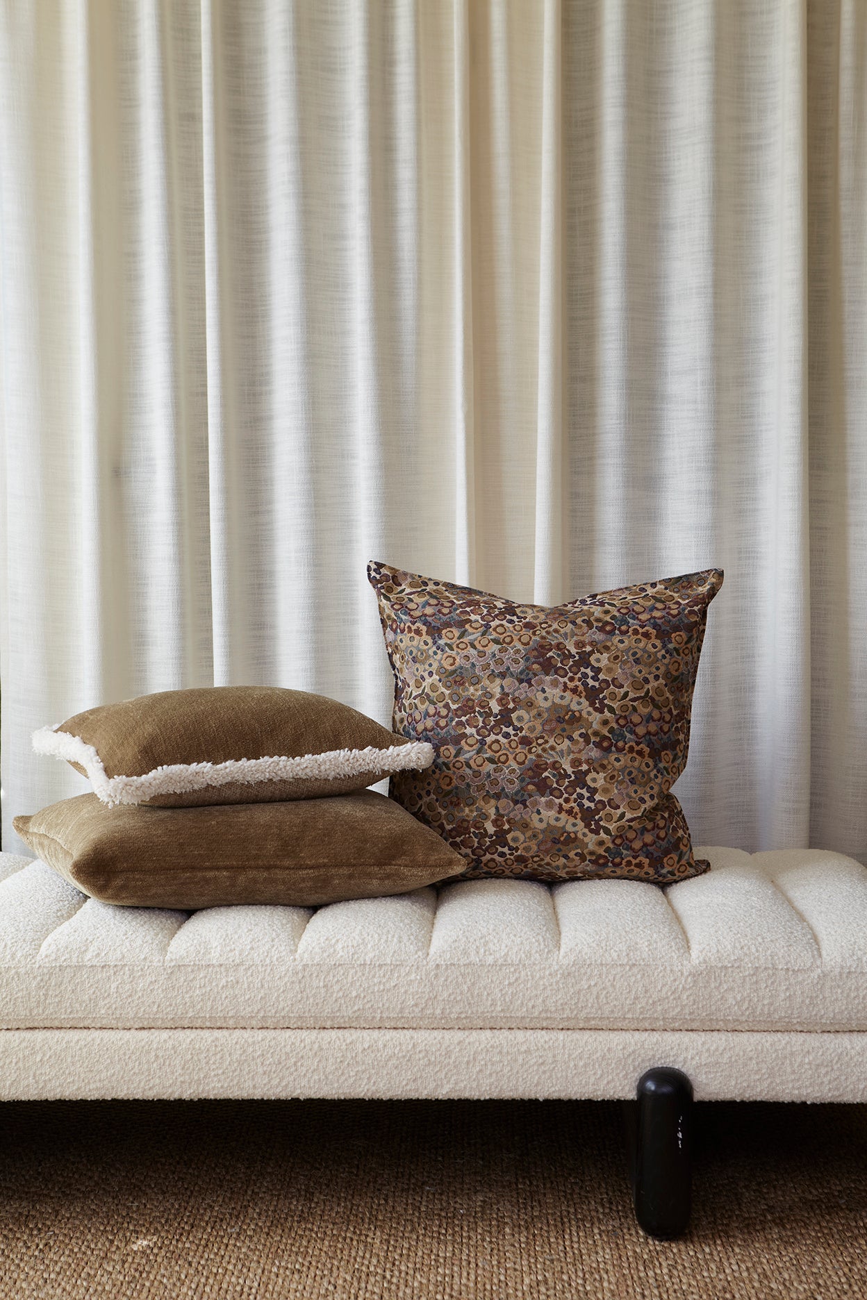 Ari chenille cushion, 60X60, touch of gold