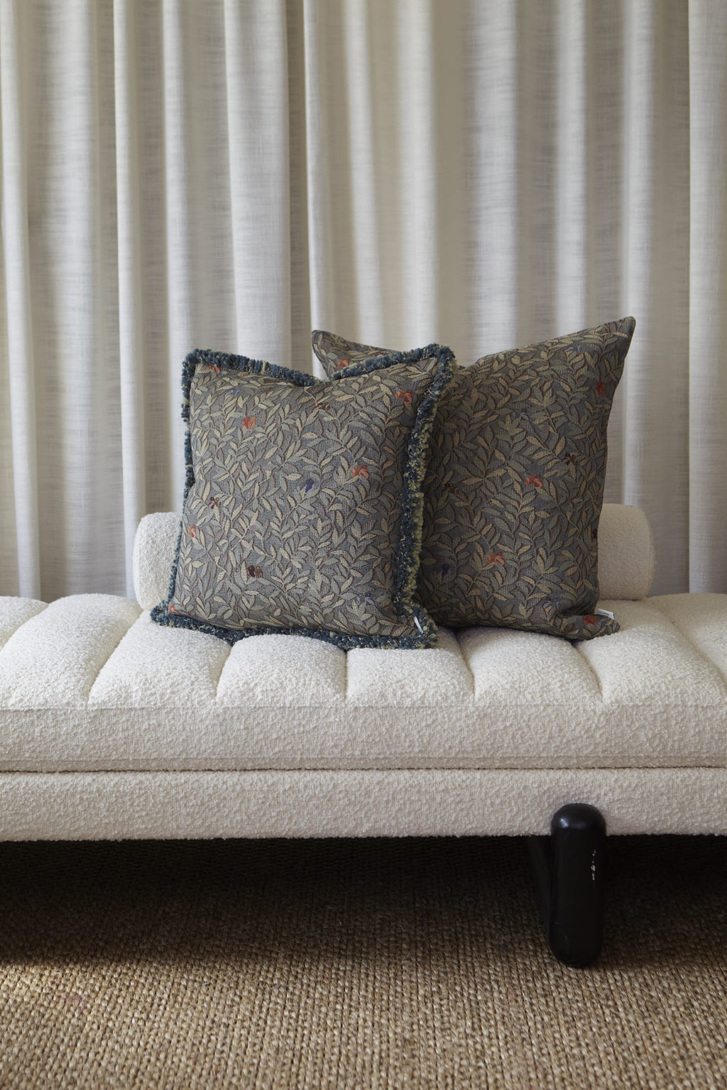 Aria birds cushion, green