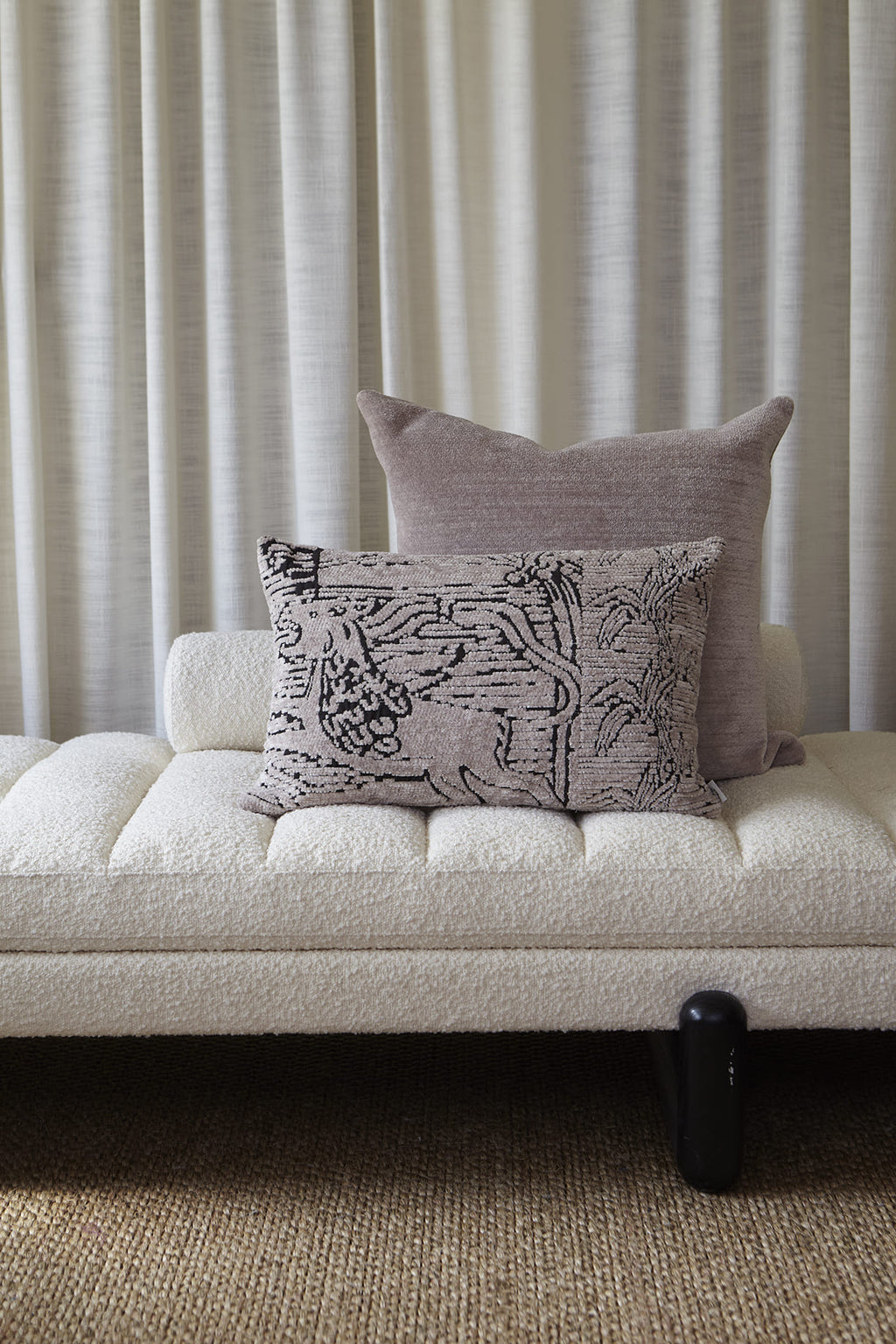 GM lion cushion-front/back, 40X60, beige/brown