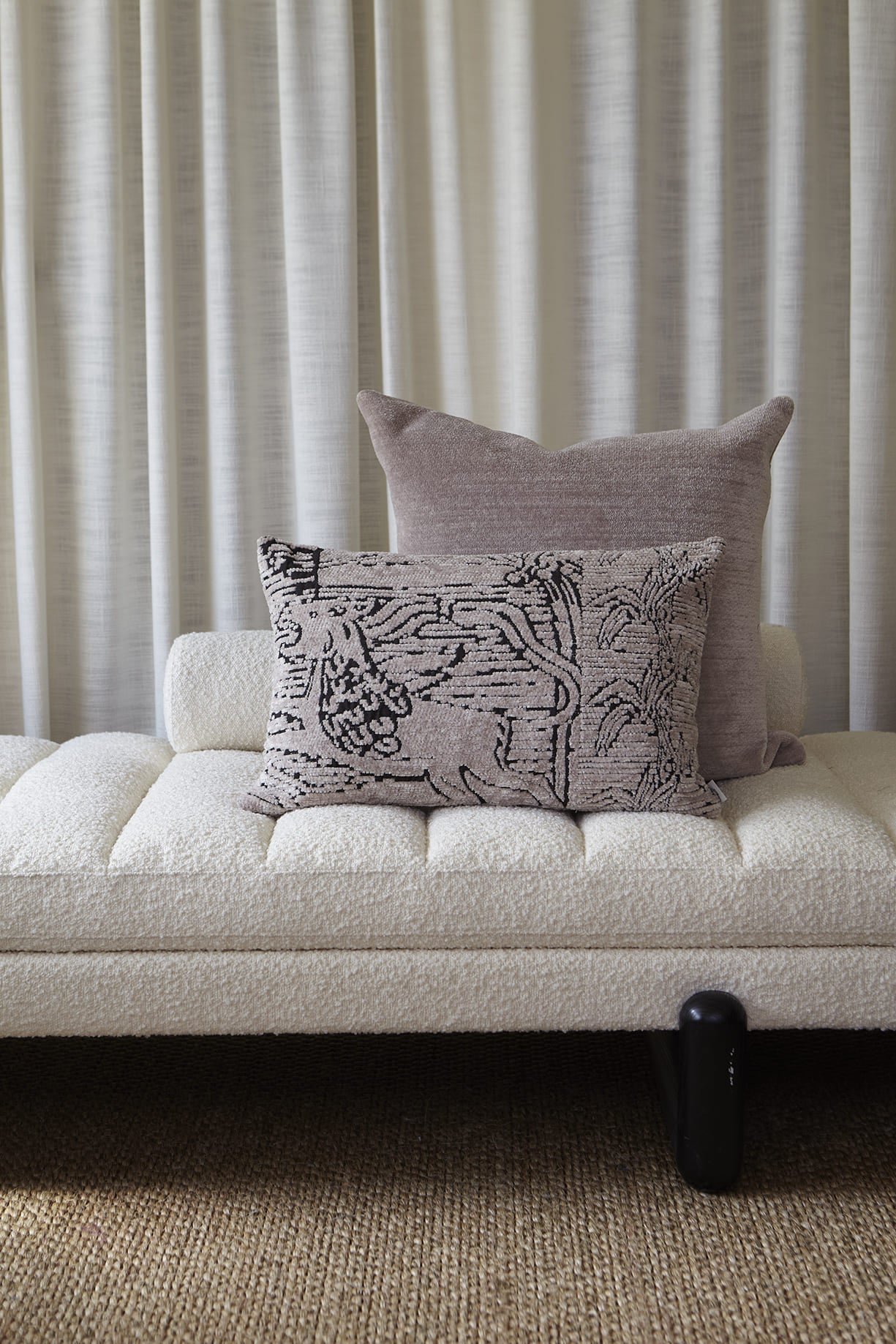 GM lion cushion-front/back, 40X60, beige/brown