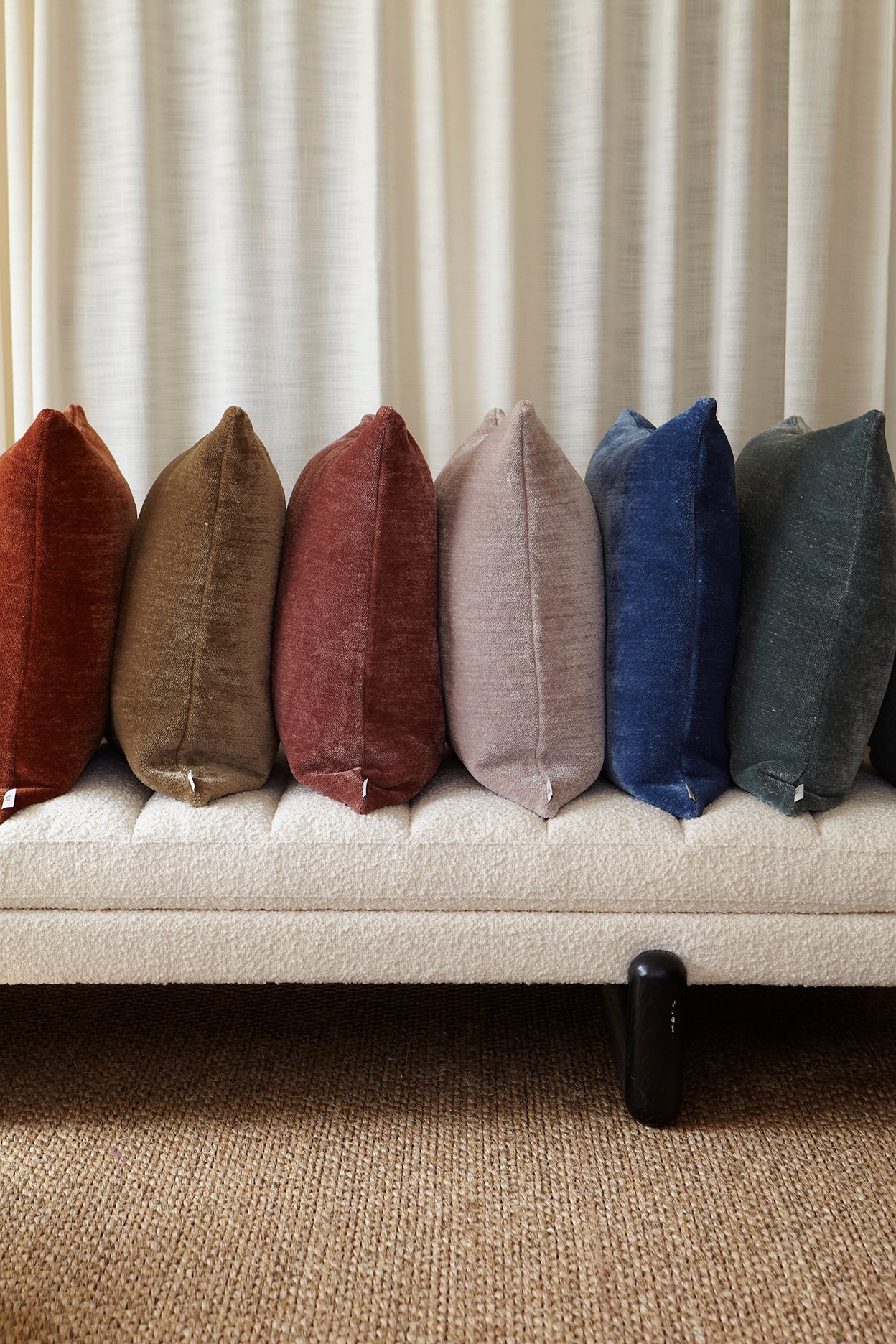 Ari chenille cushion, 60X60, touch of gold
