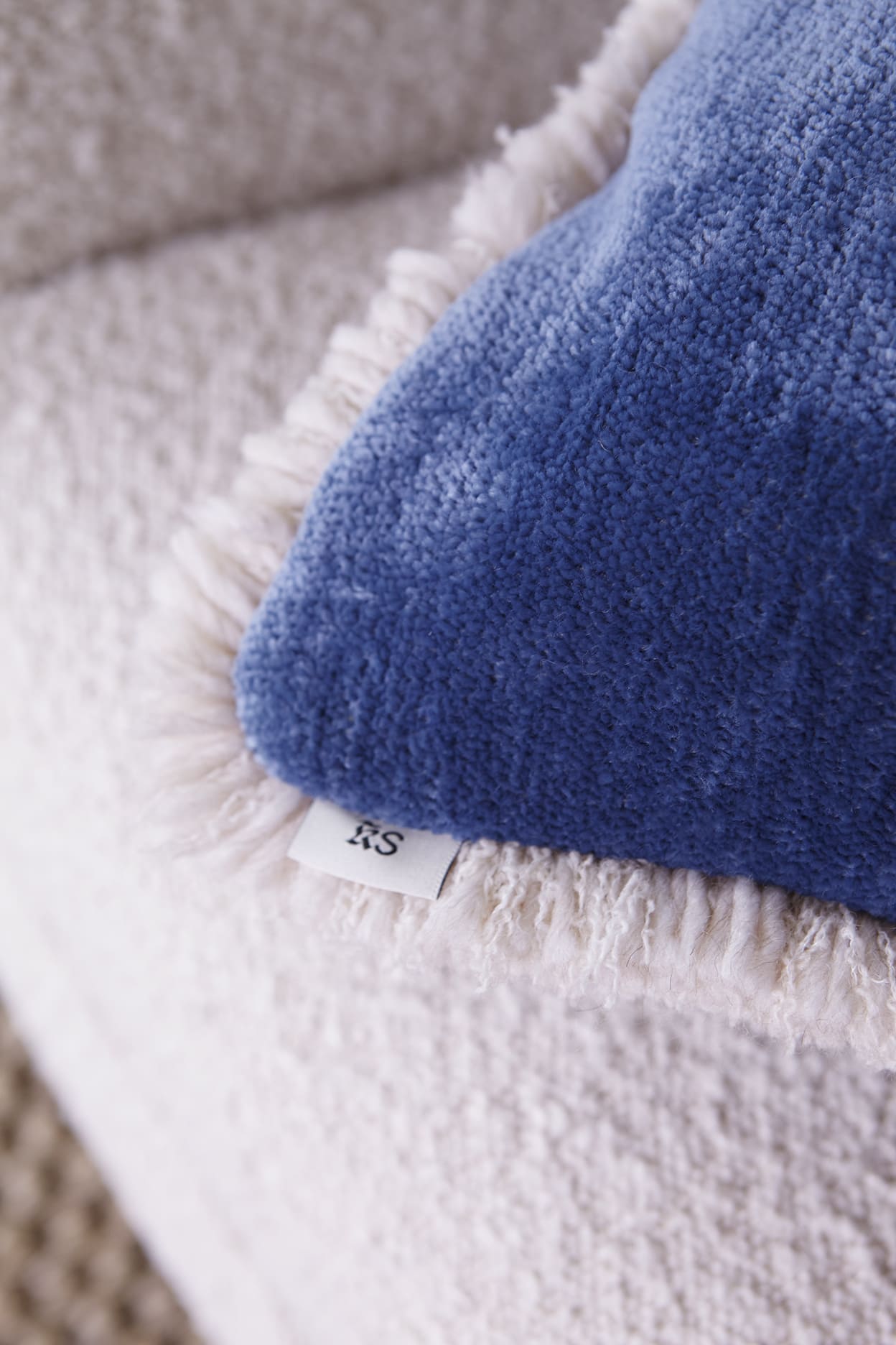 Ari chenille fringe cushion, 50X50, bold blue