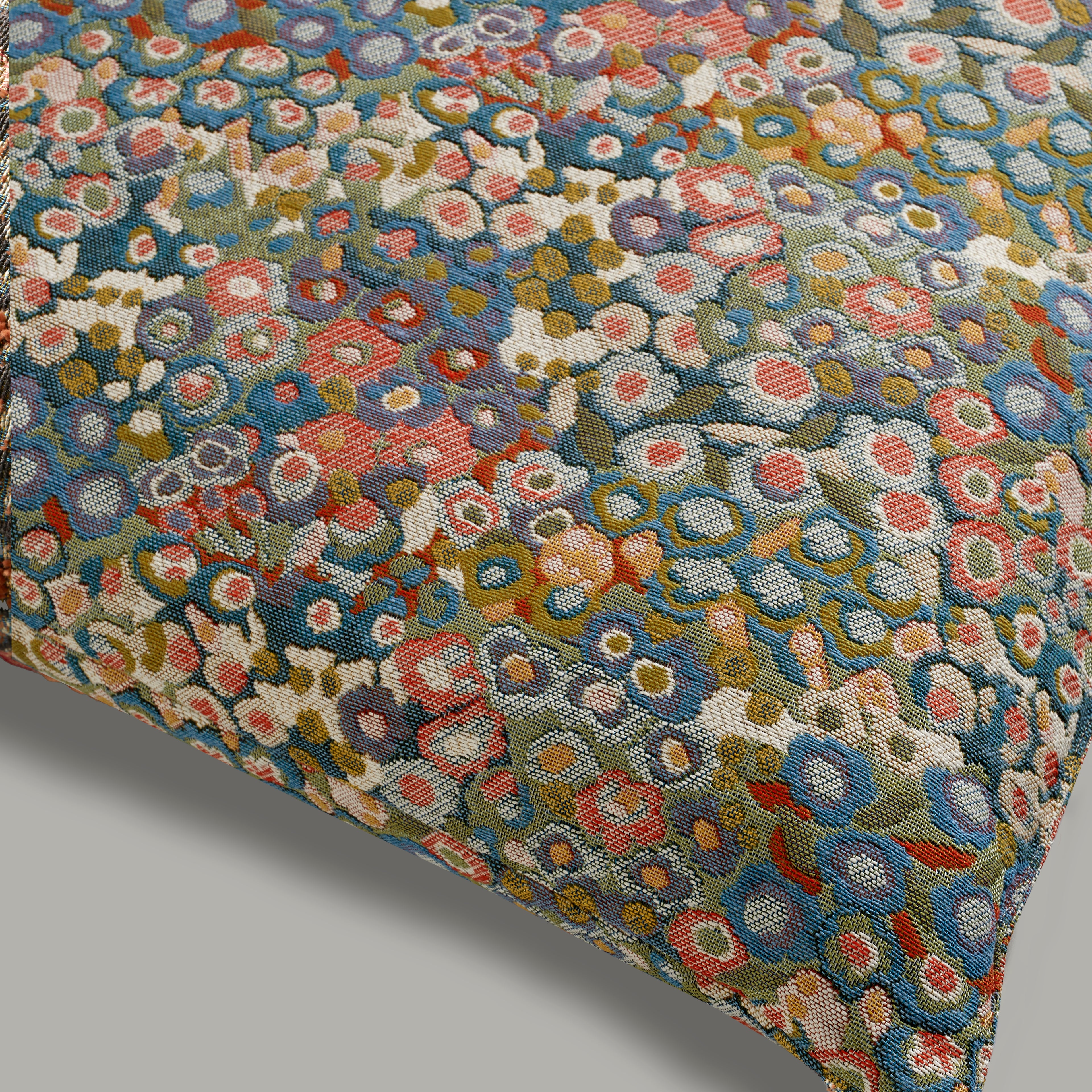 Alethe spring flower, blue