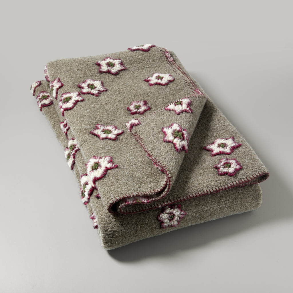 Alma flowers, wool throw, 150X190, brown/burgundy