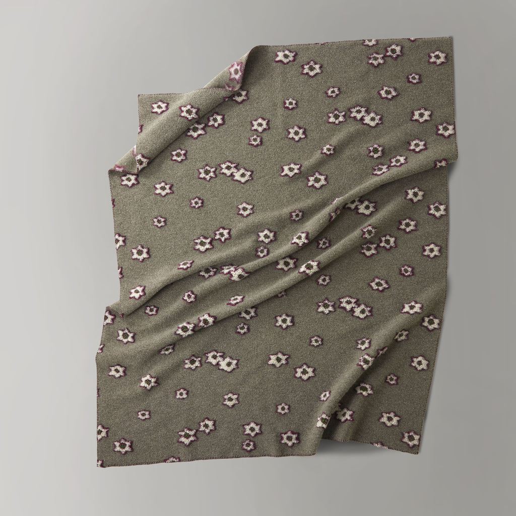 Alma flowers, wool throw, 150X190, brown/burgundy