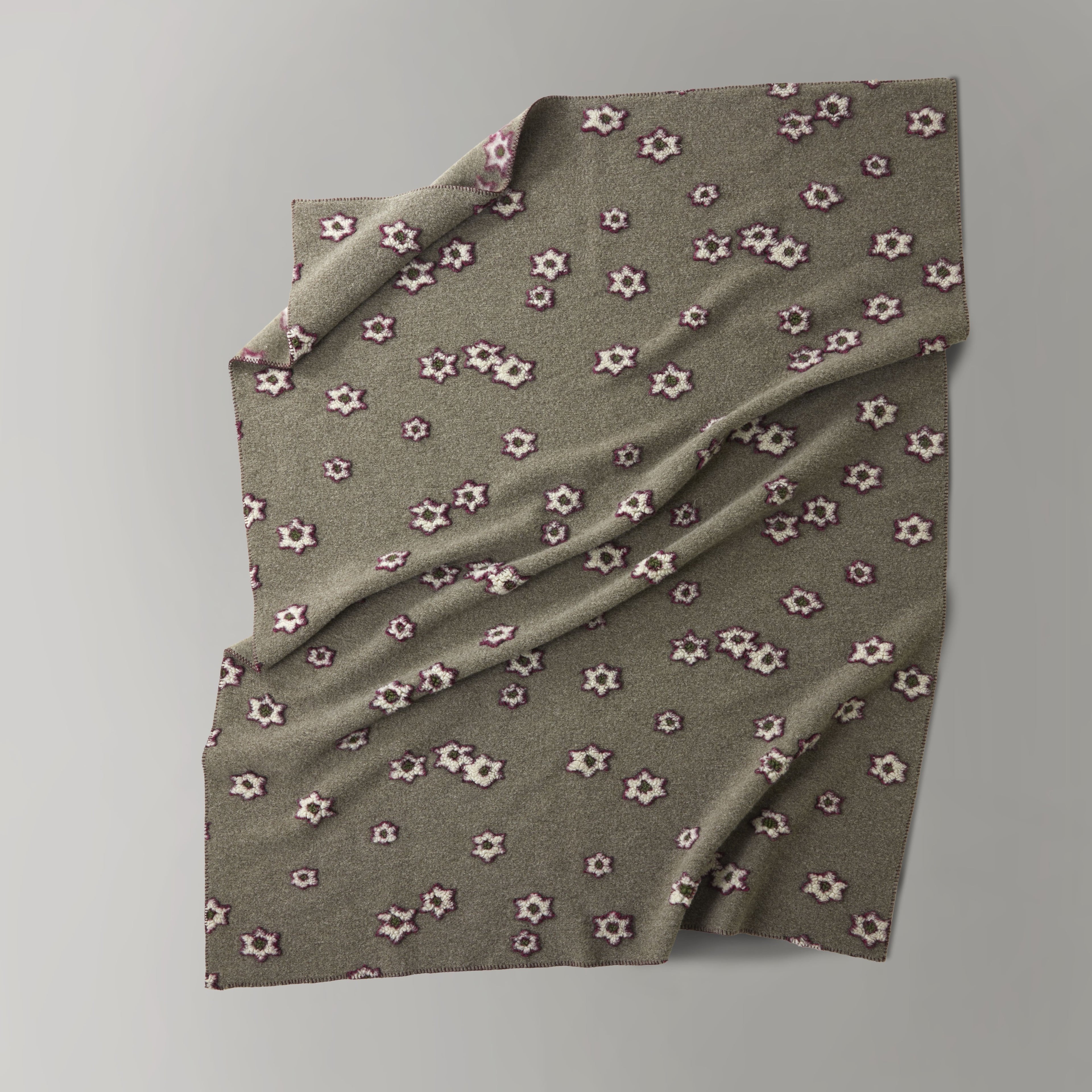 Alma flowers, wool throw, 150X190, brown/burgundy