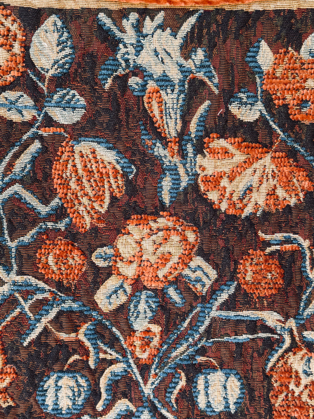 Anniken flower cushion, rust/blue