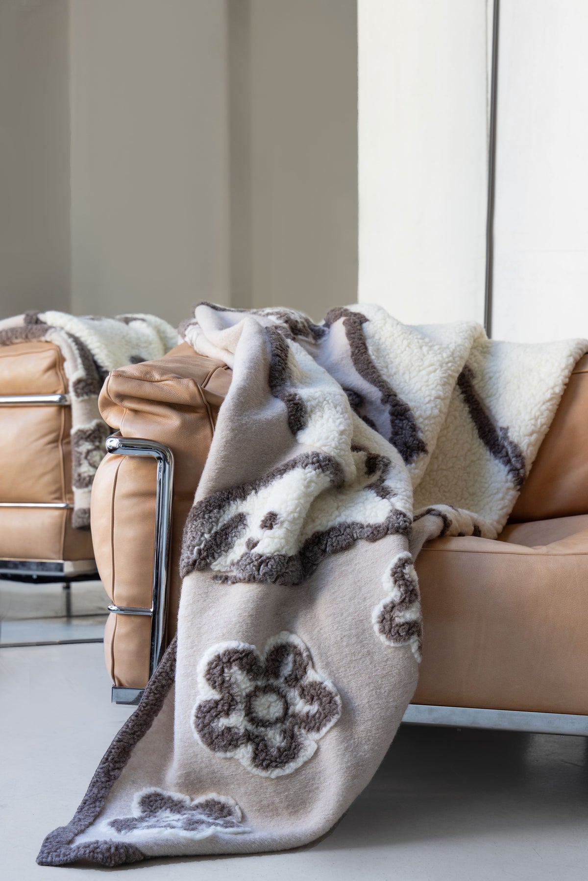 GM bear, wool throw, 150X190, beige